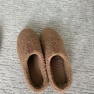 Bombas Tan Fuzzy Slippers